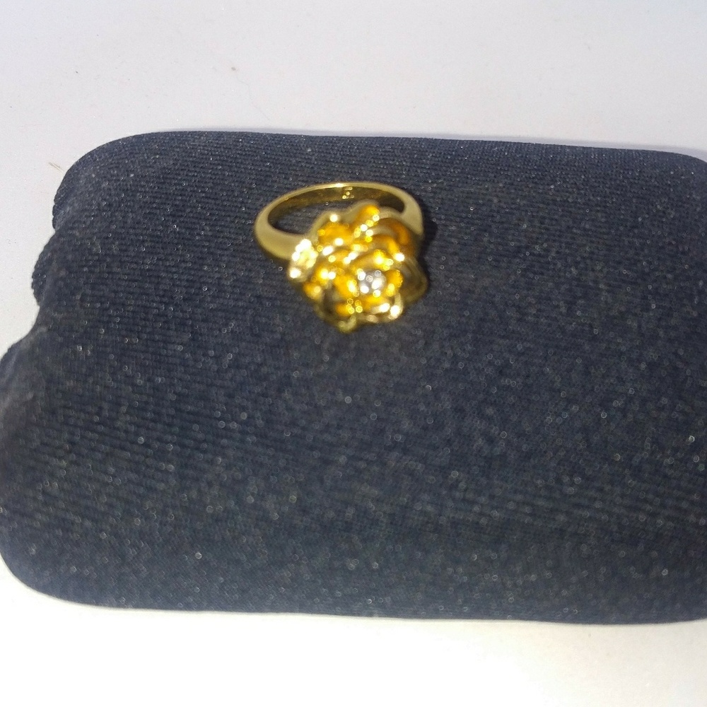 Gold colored rose ring size 5